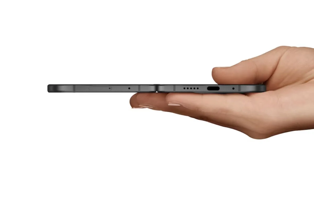 Foldable iPhone Prototype Begins, 2026 Launch Expected