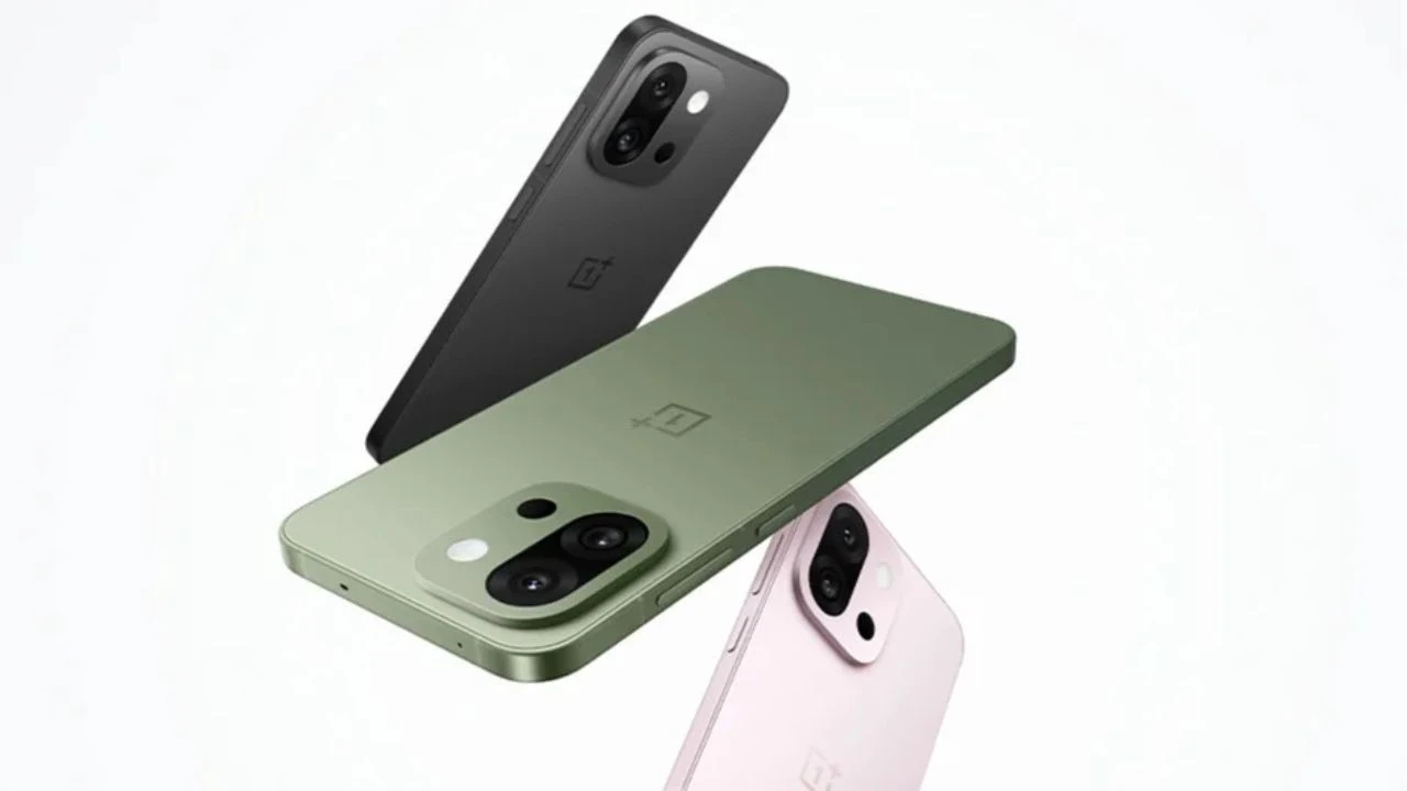 New OnePlus 13s units developing the Green Line Defect