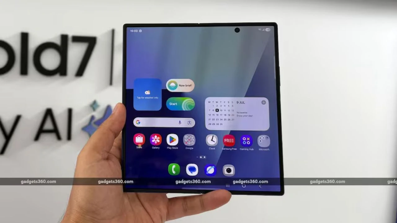 iPhone Fold to Feature Samsung’s Crease-Free Screen in 2026
